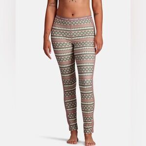 1. Kari Traa • NWT $105 Base layer Lune